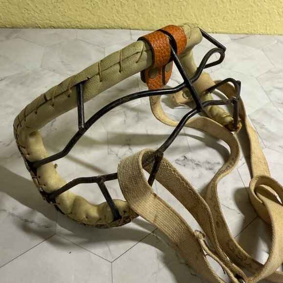 Vintage Catcher’s Mask MacGregor G916, 1940s Metal, Leather Padding Canvas Strap - Picture 2 of 9